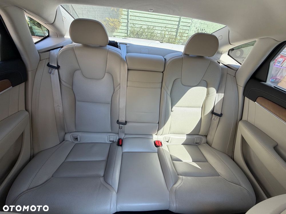 Volvo S90 D5 SCR AWD Momentum Pro - 19
