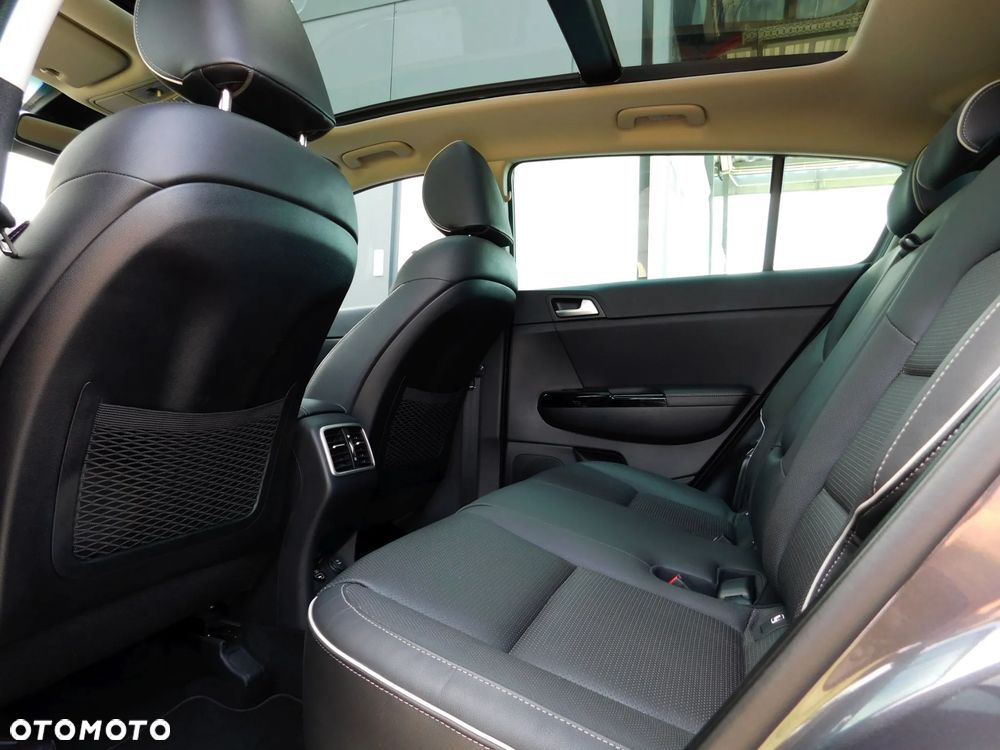 Kia Sportage 1.7 CRDI 2WD Dream-Team Edition - 8
