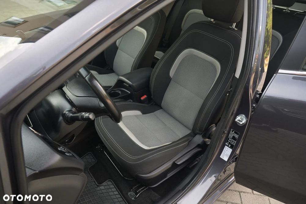 Kia Ceed 1.6 CRDi 128 Platinum Edition - 23