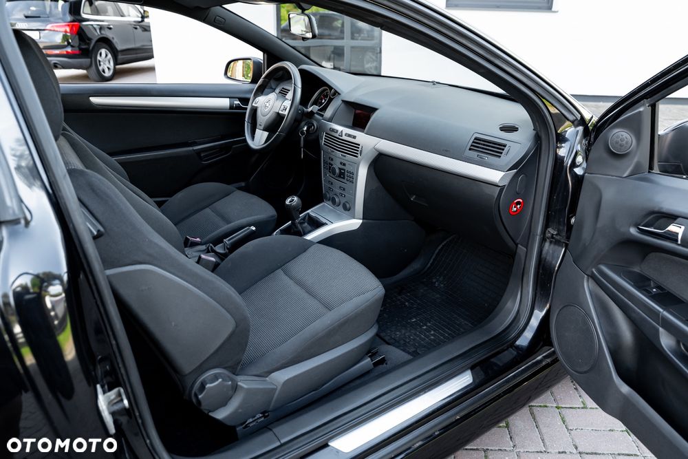 Opel Astra GTC 1.8 - 25
