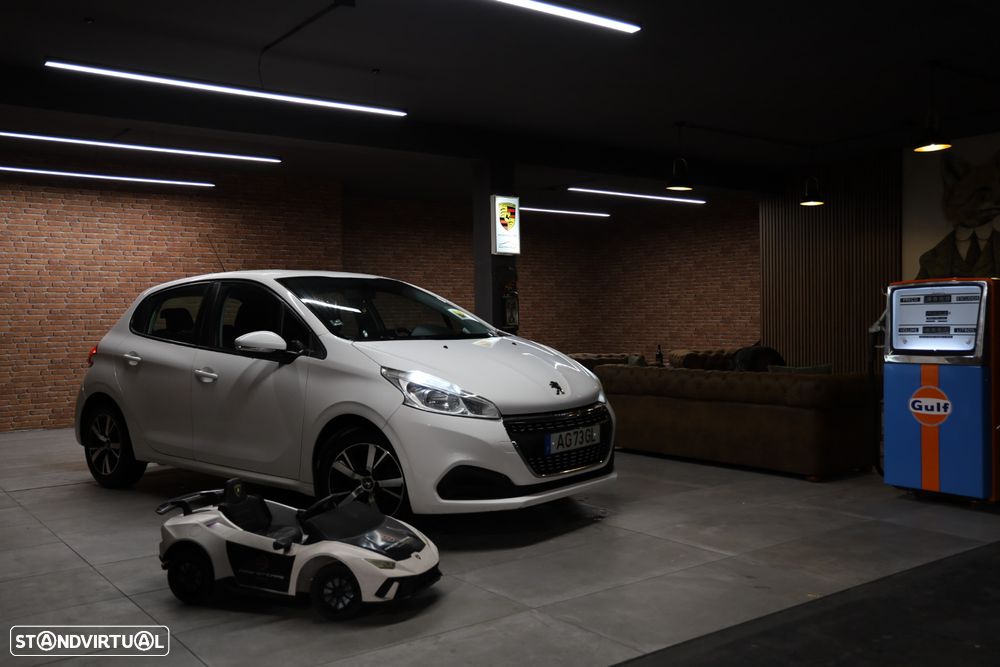 Peugeot 208 1.6 BlueHDi Style - 1