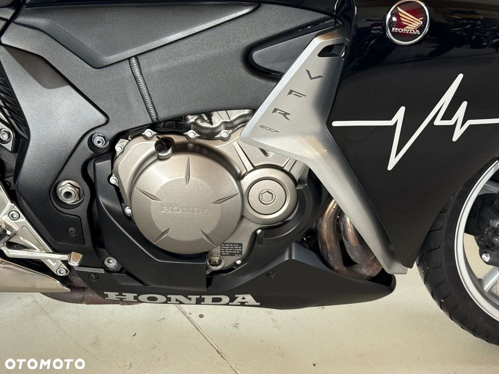 Honda VFR - 28