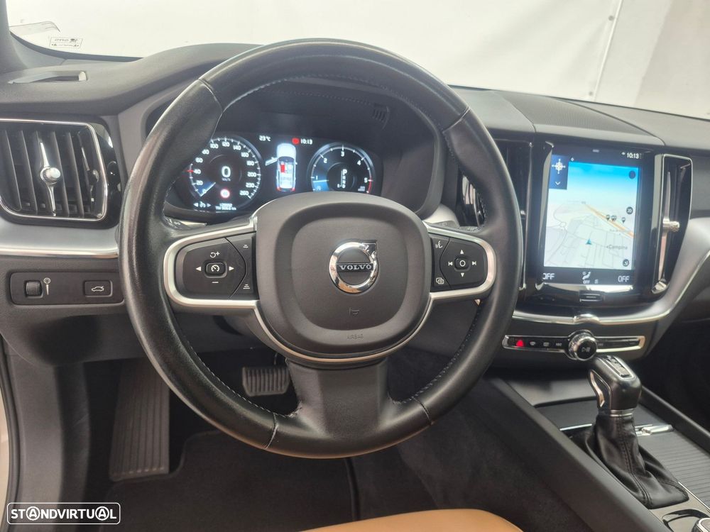 Volvo XC 60 2.0 D4 Momentum Plus Geartronic - 12