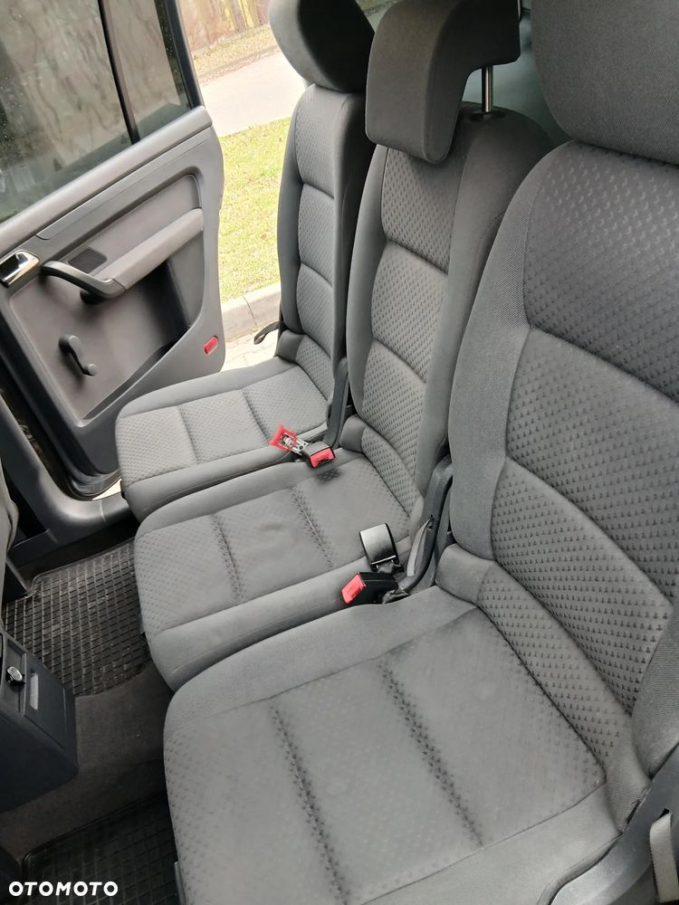 Volkswagen Touran 1.6 Conceptline - 15