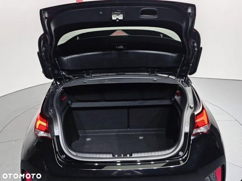 Hyundai Veloster - 20