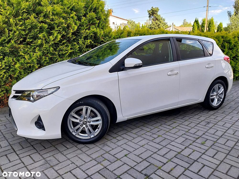 Toyota Auris 1.33 Dual-VVT-i Cool - 2