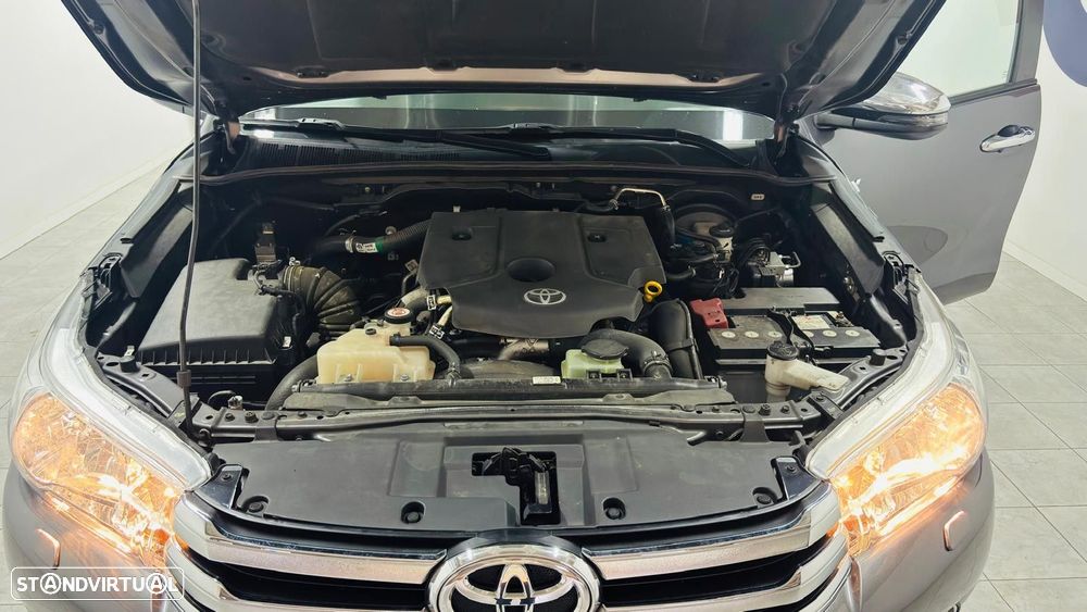 Toyota Hilux 2.4 D-4D 2WD CD Tracker - 16