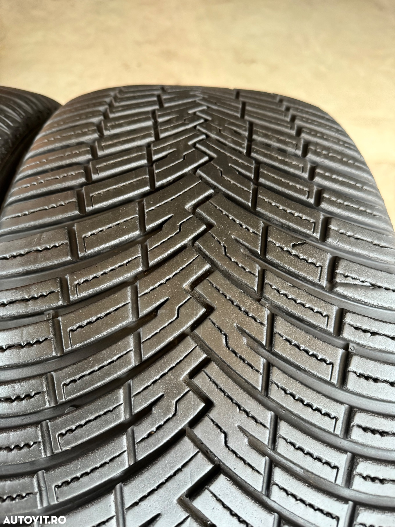 Vând 2 anvelope 275/45/20 Pirelli allseazon ca noi - 4
