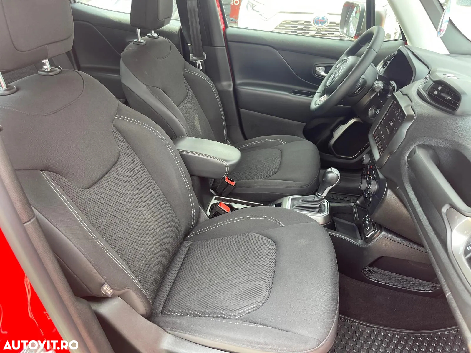 Jeep Renegade 1.3 Turbo 4x2 DDCT6 Limited - 10