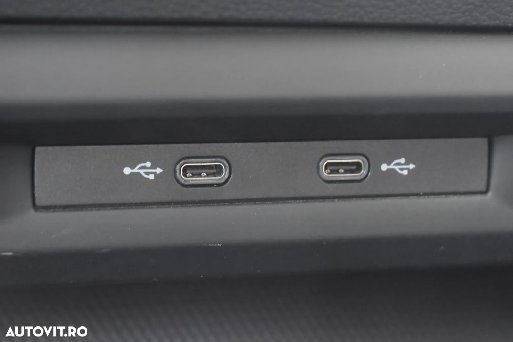 Volkswagen Golf 1.0 eTSI DSG MHEV Life - 26