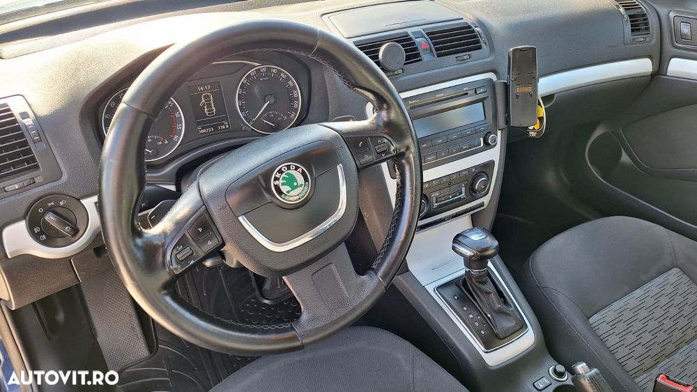 Skoda Octavia 1.6 TDI DPF DSG Ambiente - 9