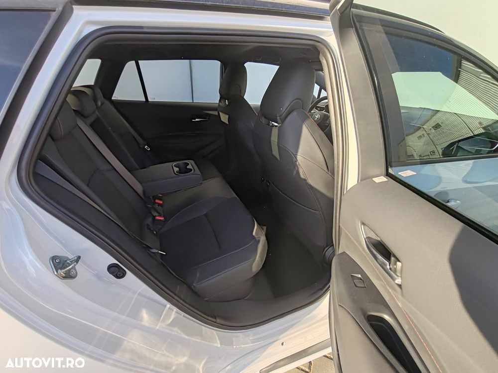 Toyota Corolla 2.0 HSD Exclusive Plus GR Sport Bi-Tone - 8