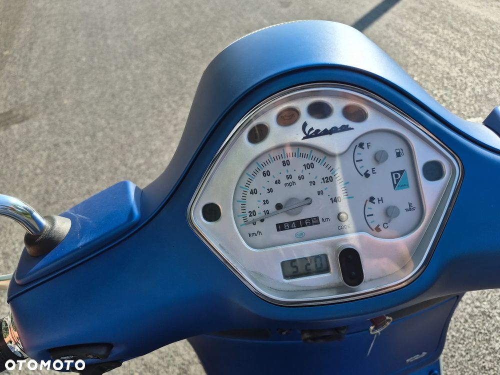 Vespa GTS - 9