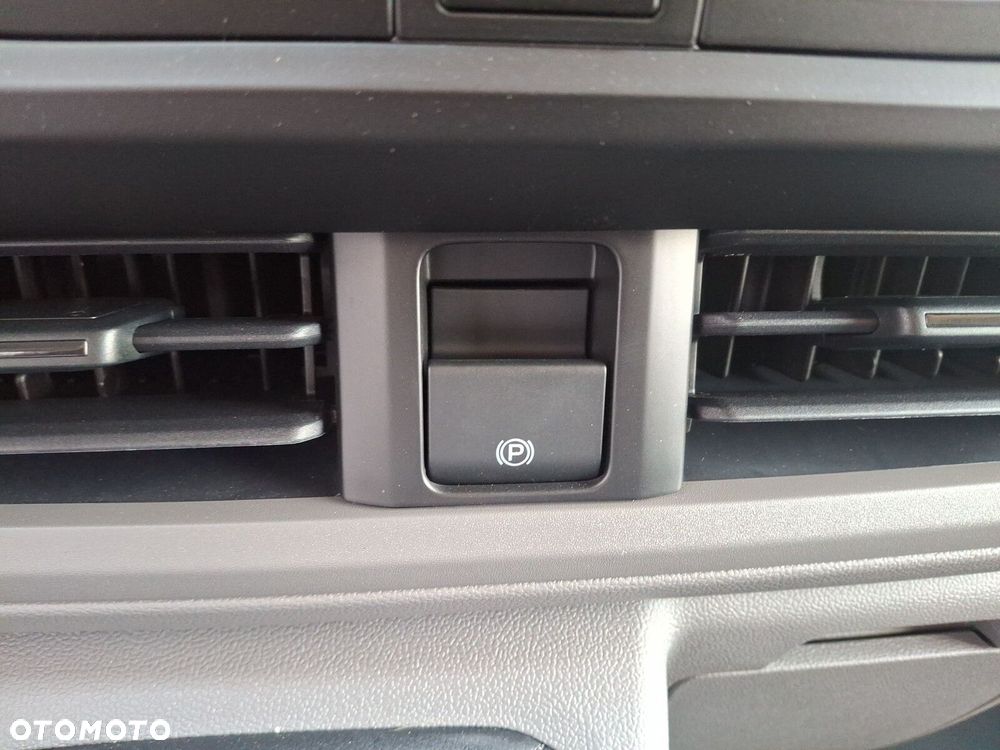 Volkswagen Transporter Furgon 2.0 TDI 150 KM manual - 27
