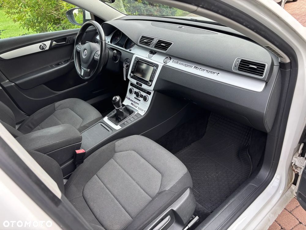 Volkswagen Passat Variant 2.0 TDI DPF Sportline - 25