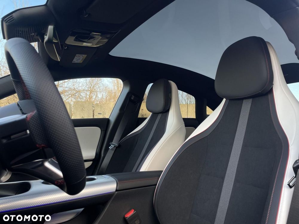 Mercedes-Benz CLA - 10