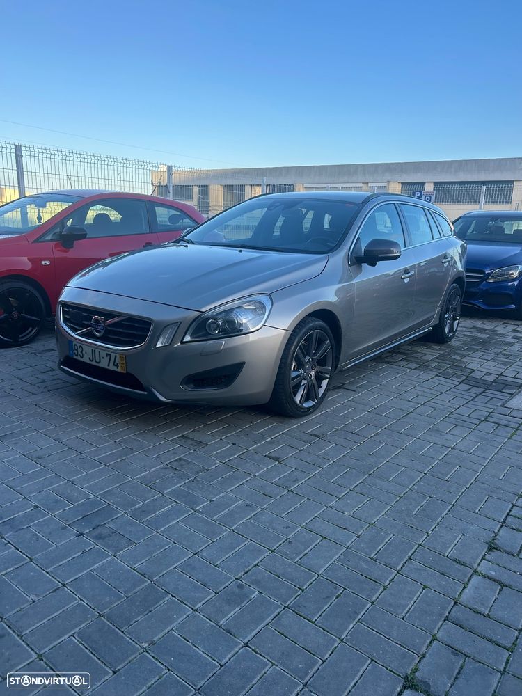 Volvo V60 2.0 D3 Kinetic Start/Stop - 1