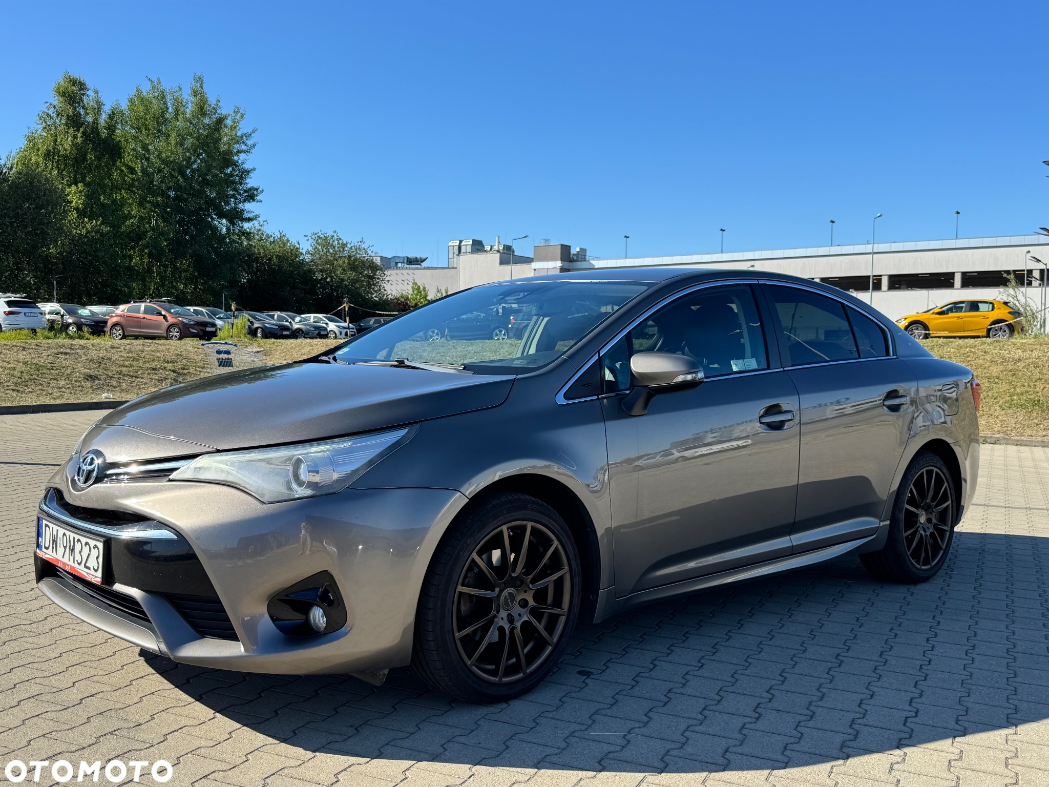 Toyota Avensis 1.8 Premium MS - 10