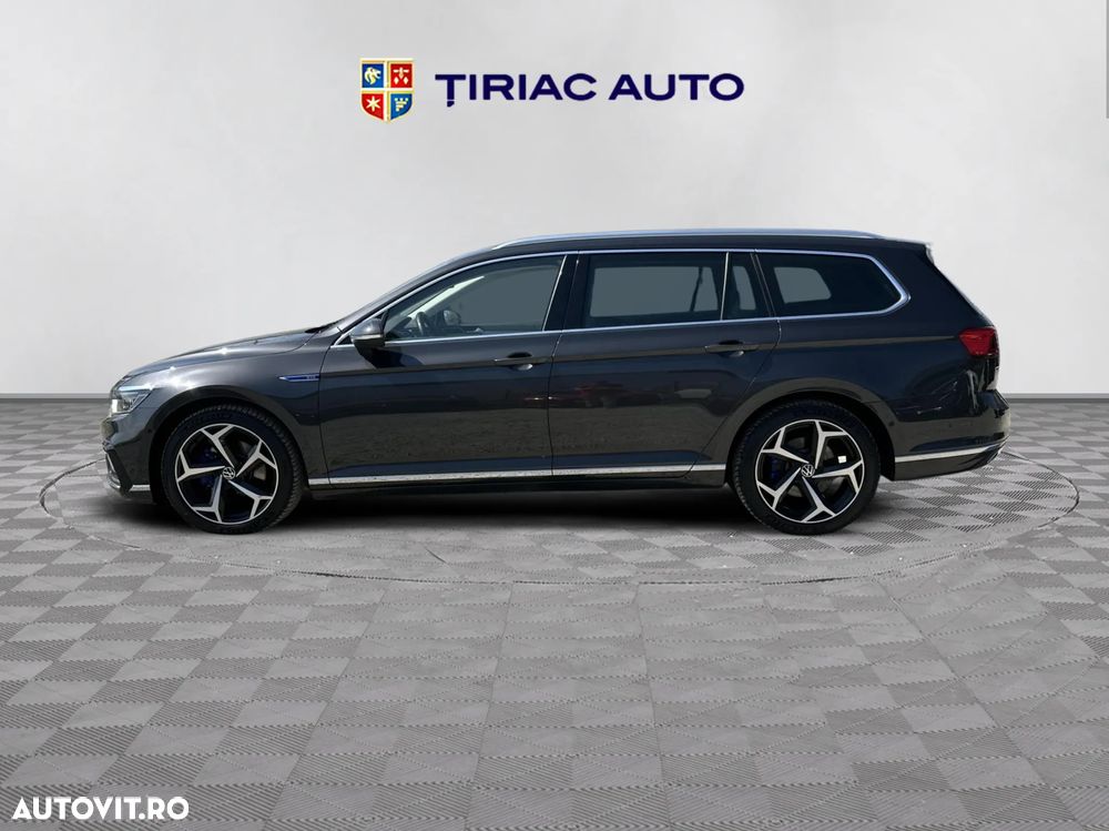 Volkswagen Passat - 2