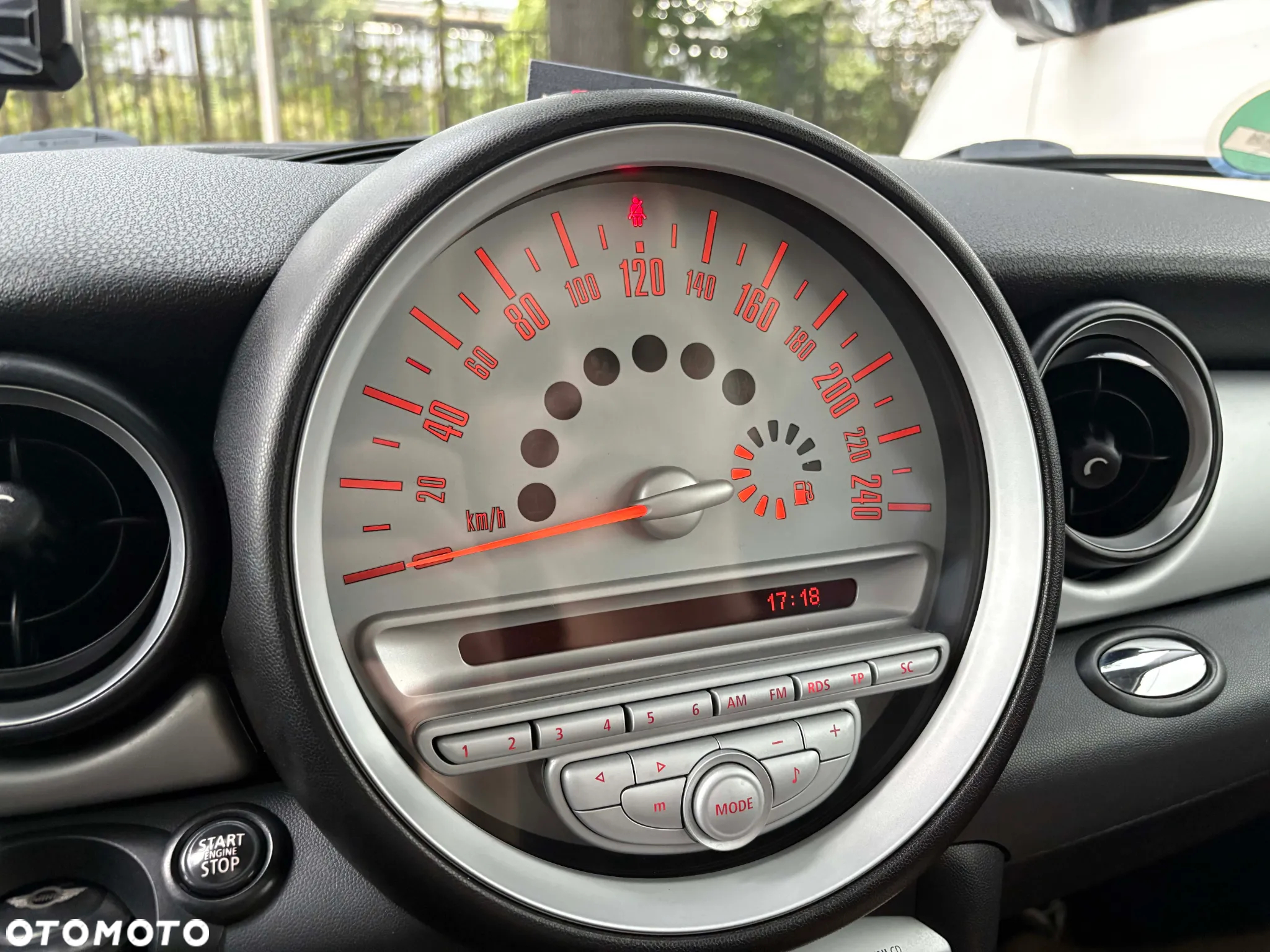 MINI Cooper Standard - 35