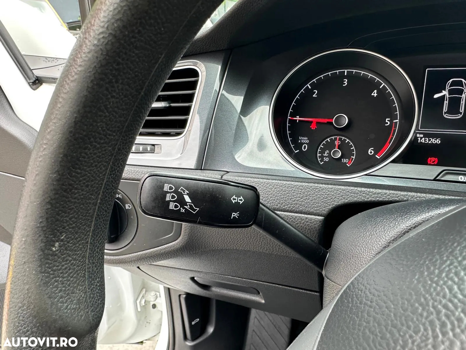 Volkswagen Golf 1.6 TDI Comfortline - 15