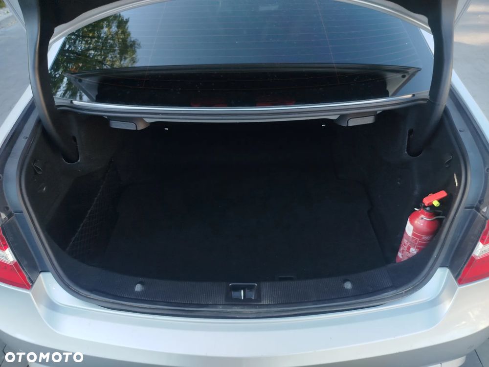 Mercedes-Benz Klasa E 250 CDI DPF BlueEFFICIENCY Automatik Avantgarde - 17