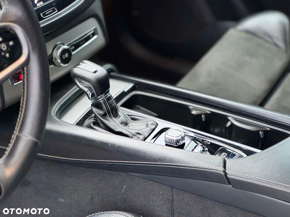 Volvo XC 90 T6 AWD R-Design 7os - 22