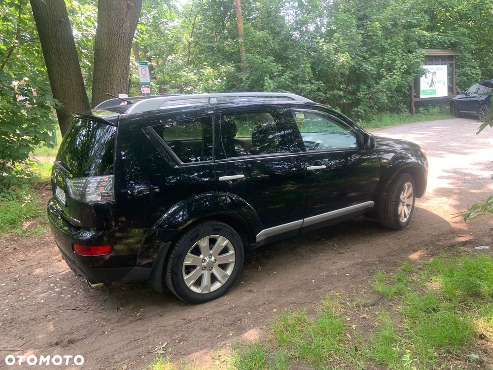 Mitsubishi Outlander 2.0 DID Instyle - 3