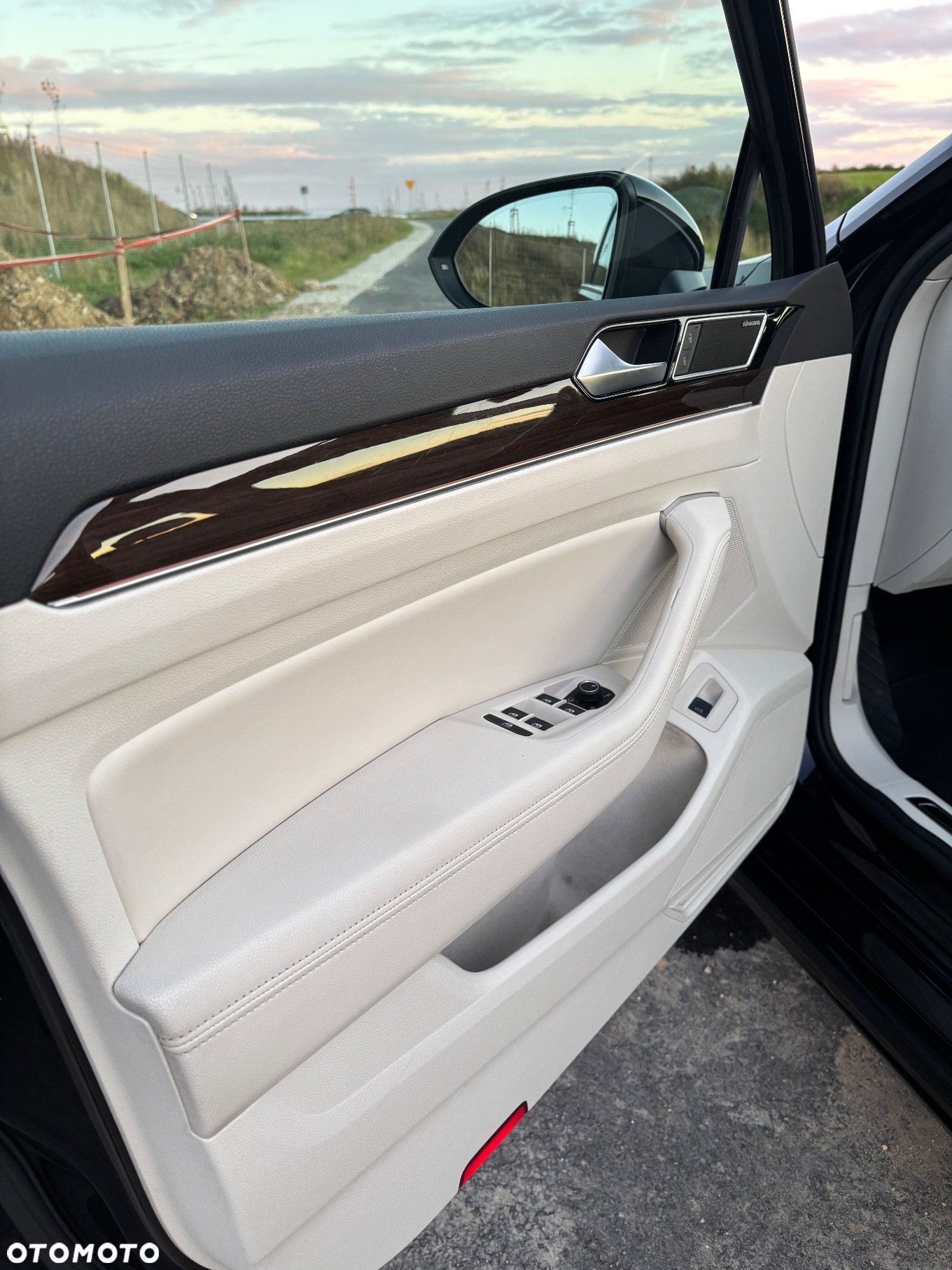 Volkswagen Passat 2.0 TDI Bi-Turbo BMT 4Mot Highline DSG - 27