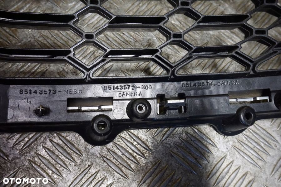 CADILLAC XT4 2019 2020 - Atrapa Przód Grill Chrom Pod Kamerę USA - 12