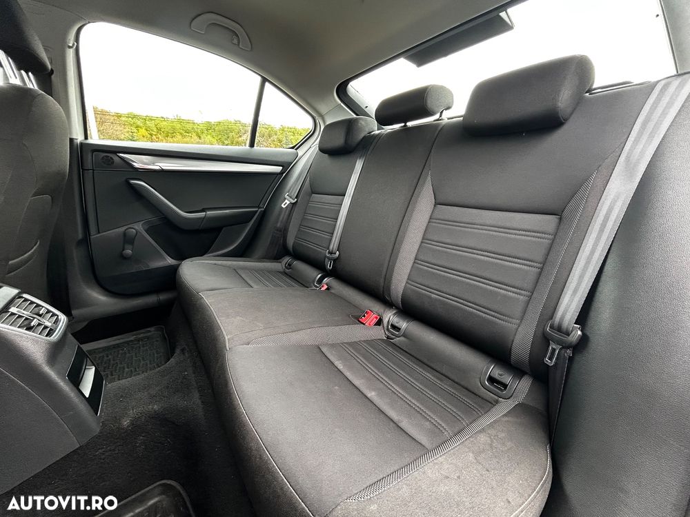 Skoda Octavia Combi Diesel 1.6 TDI Active - 16
