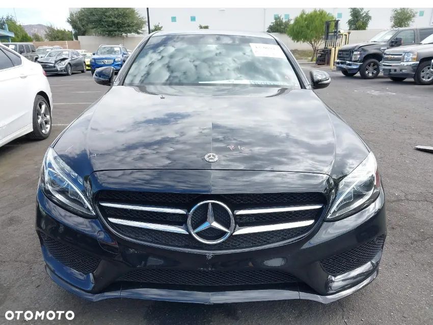 Mercedes-Benz Klasa C 300 9G-TRONIC AMG Line - 4