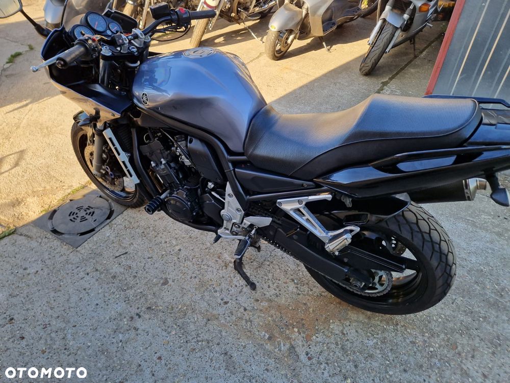 Yamaha FZS - 7