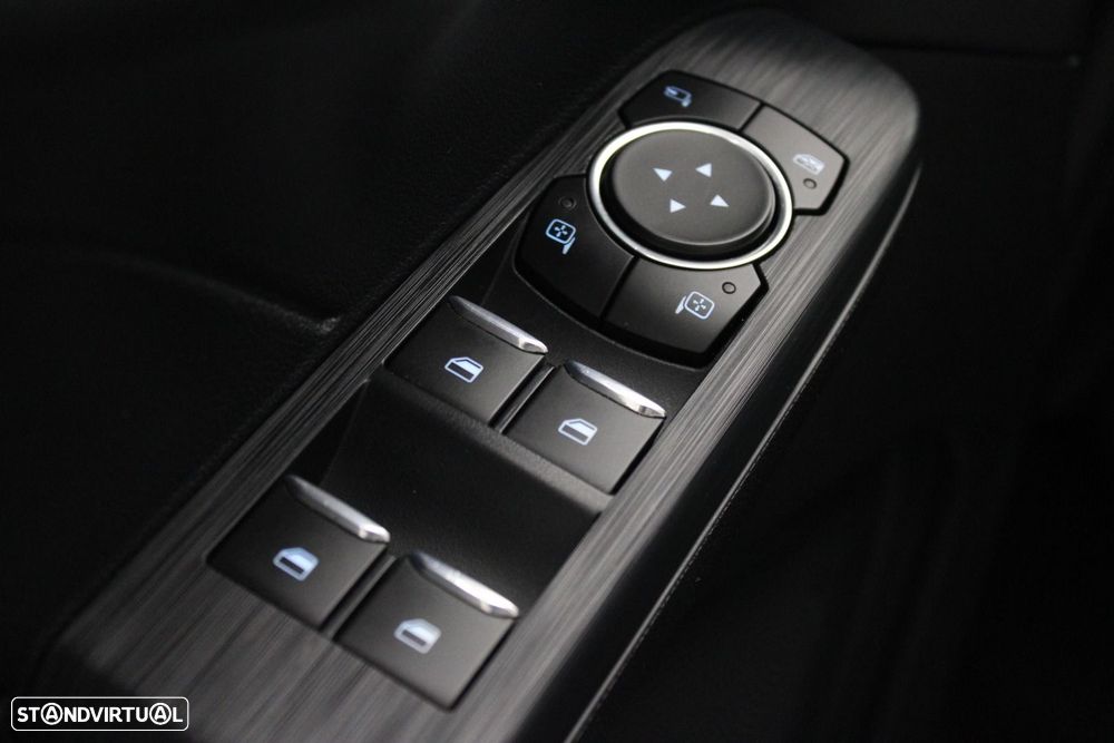 Ford Kuga - 28