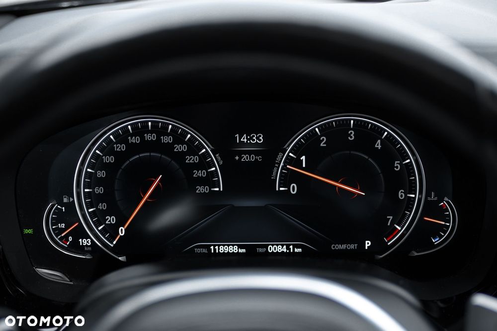 BMW Seria 5 540i xDrive Sport Line - 11