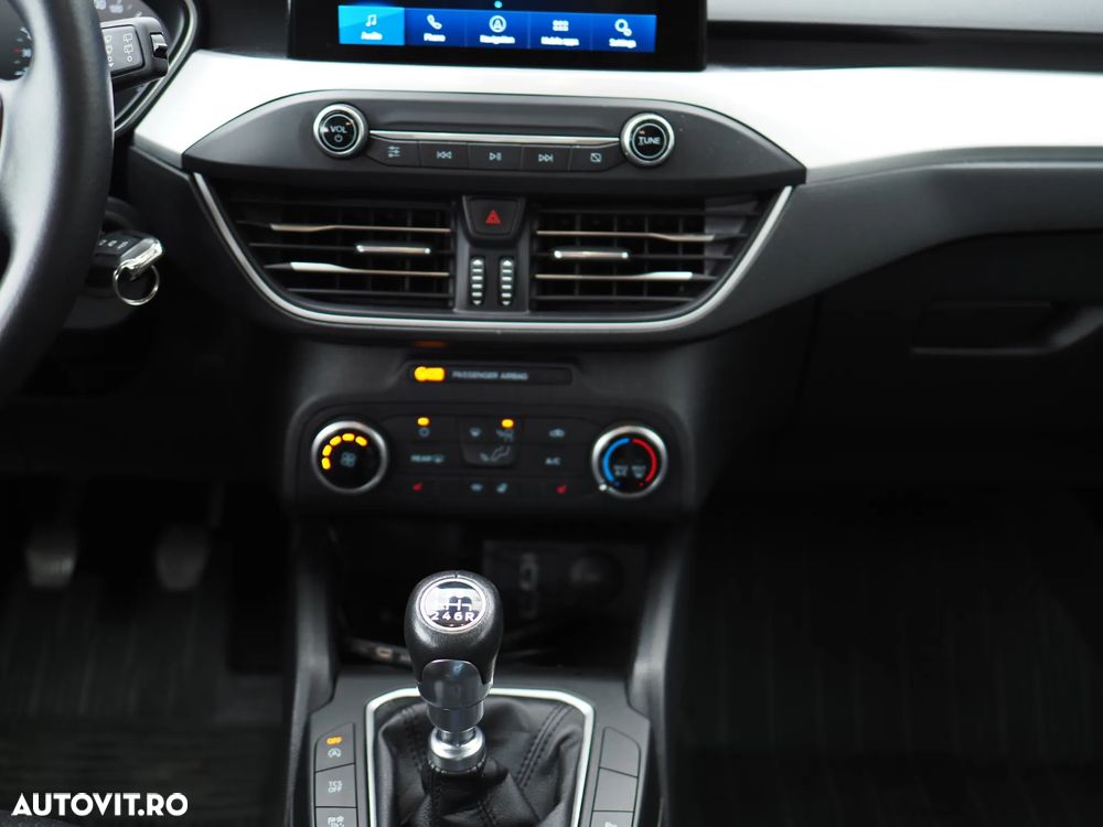 Ford Focus 1.0 EcoBoost Titanium Business - 12