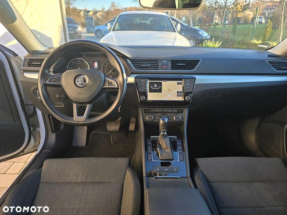 Skoda Superb 2.0 TDI Ambition DSG - 13