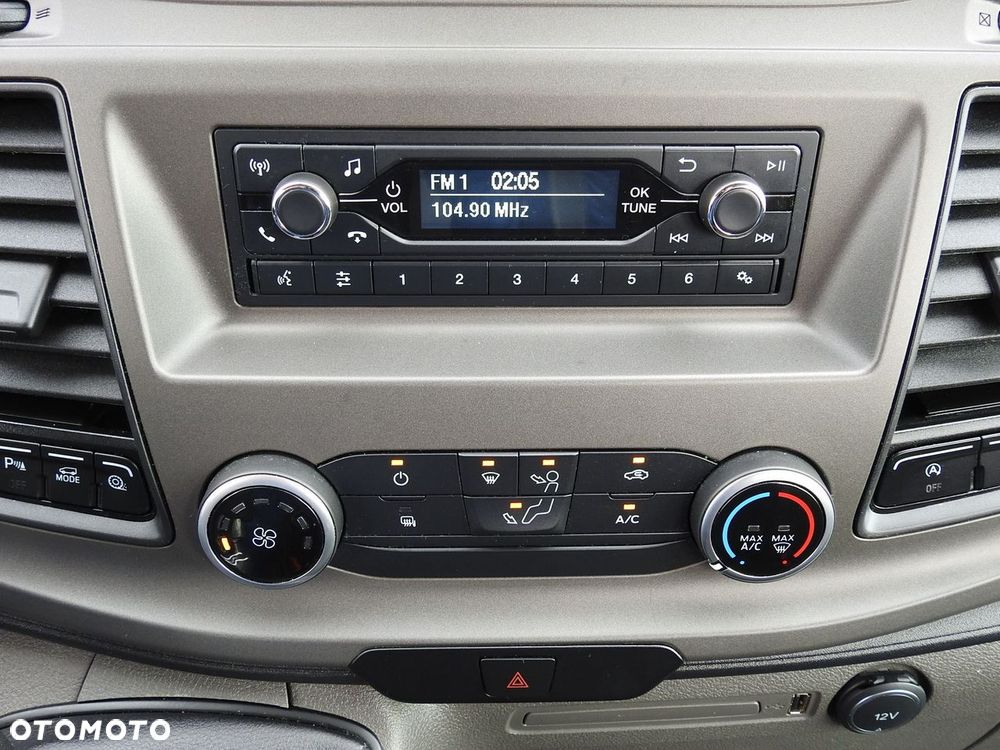 Ford TRANSIT  FURGON BRYGADÓWKA  6 MIEJSC TEMPOMAT LEDY KLIMATYZACJA  180KM - 33