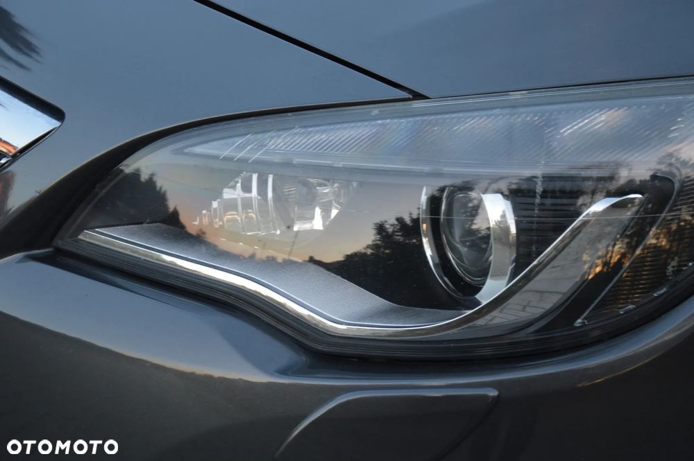 Opel Astra 1.6 Turbo Cosmo - 9