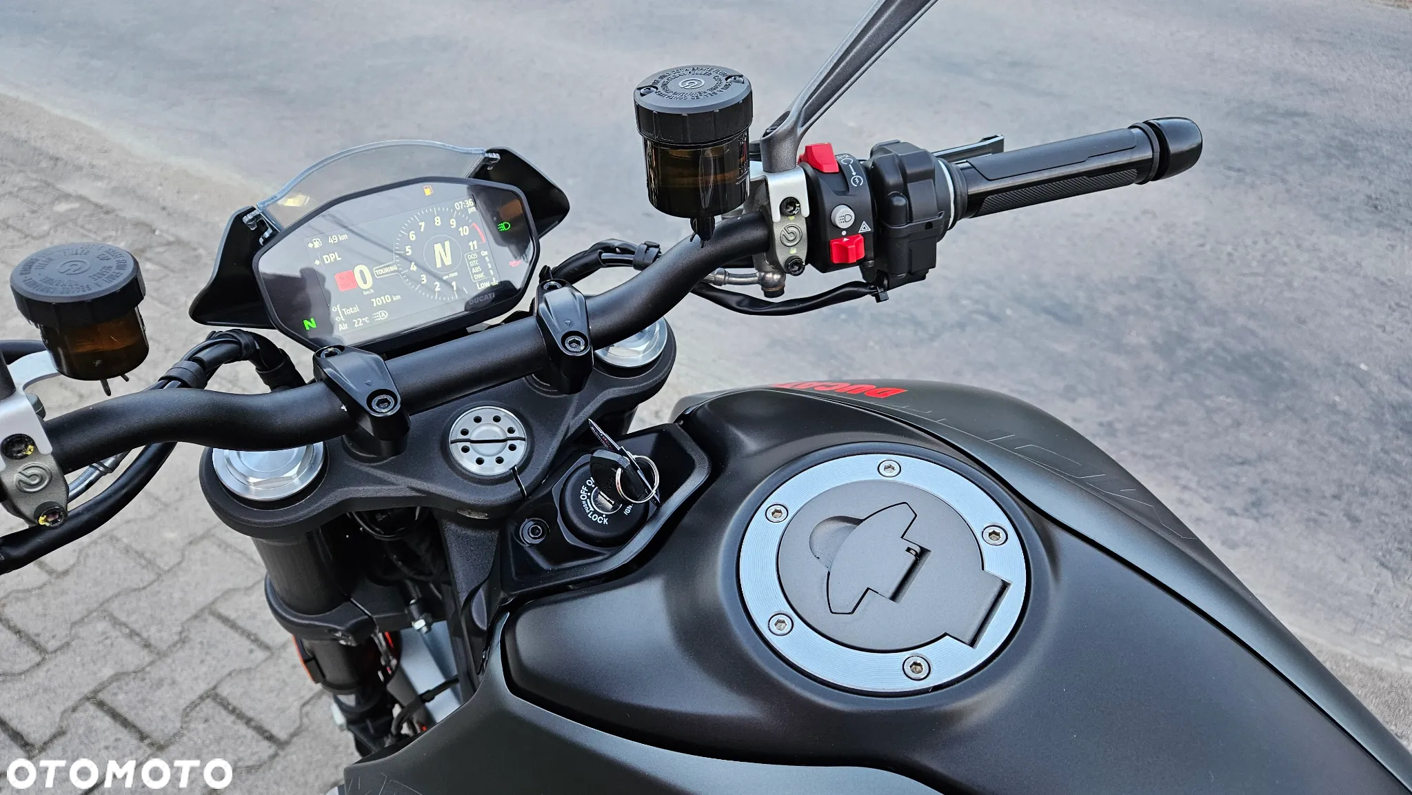 Ducati Monster - 19
