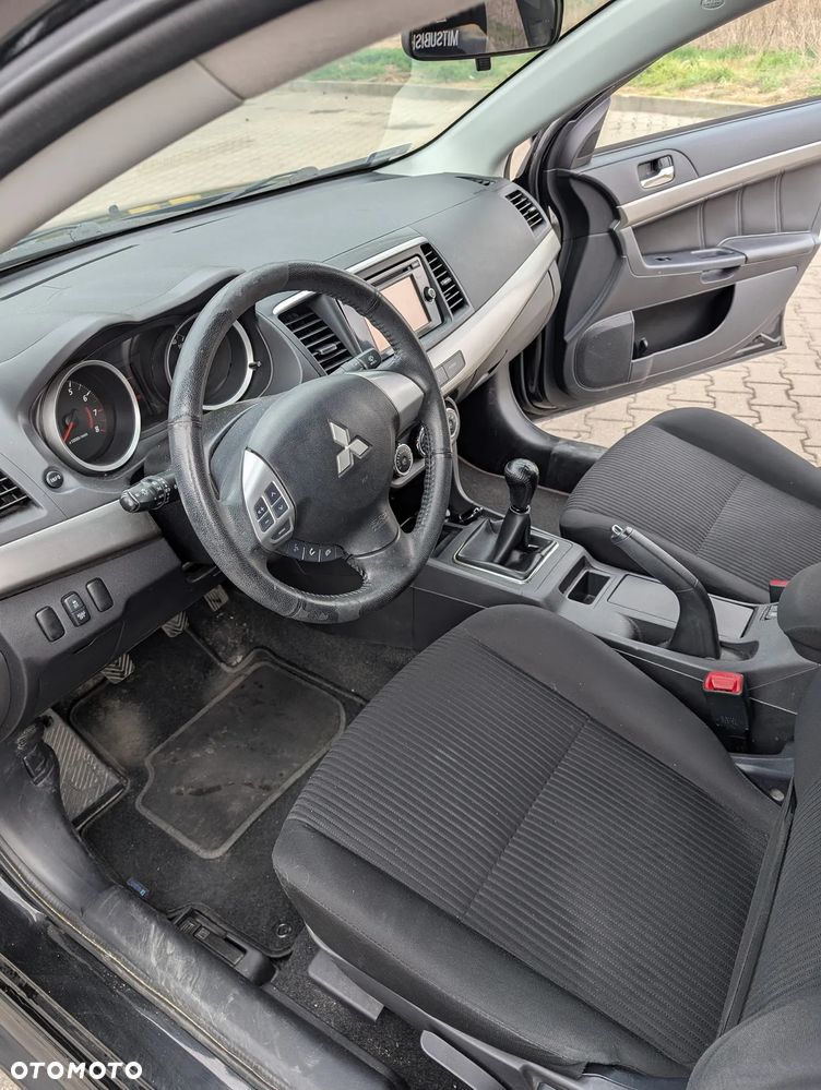 Mitsubishi Lancer 1.6 Intense - 9