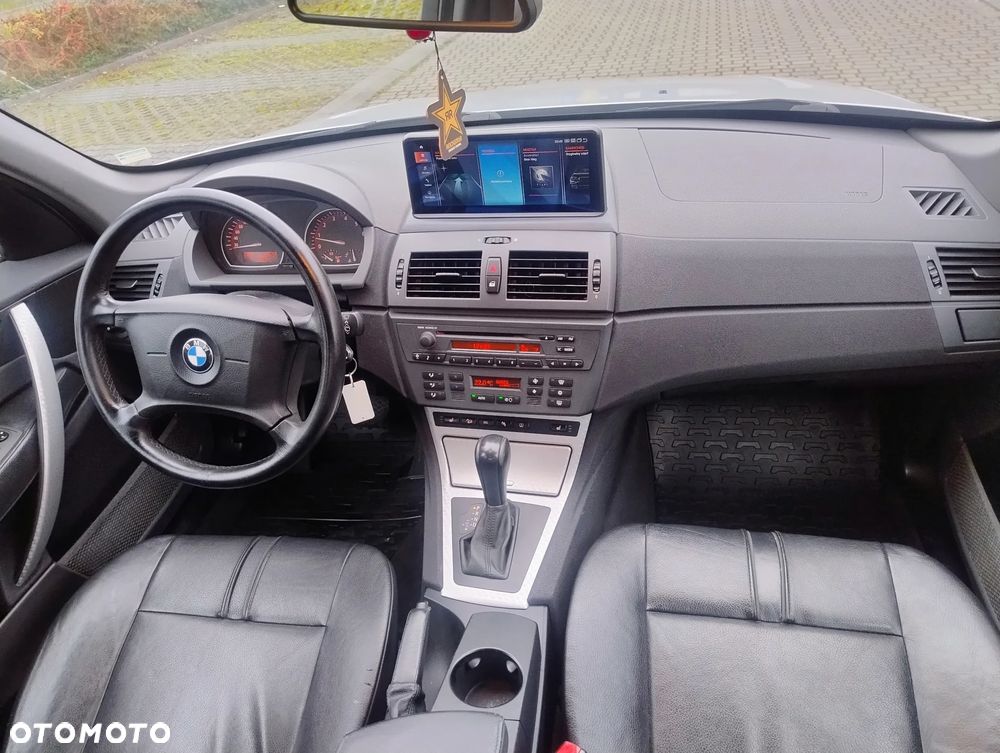 BMW X3 2.5i - 16