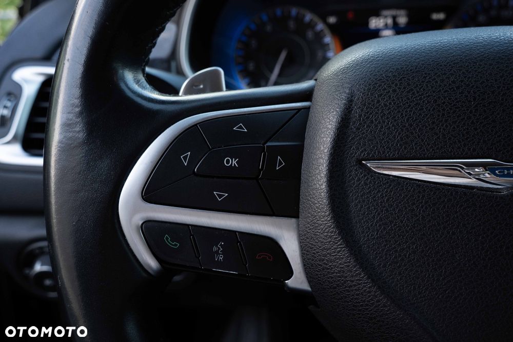 Chrysler 200 - 24
