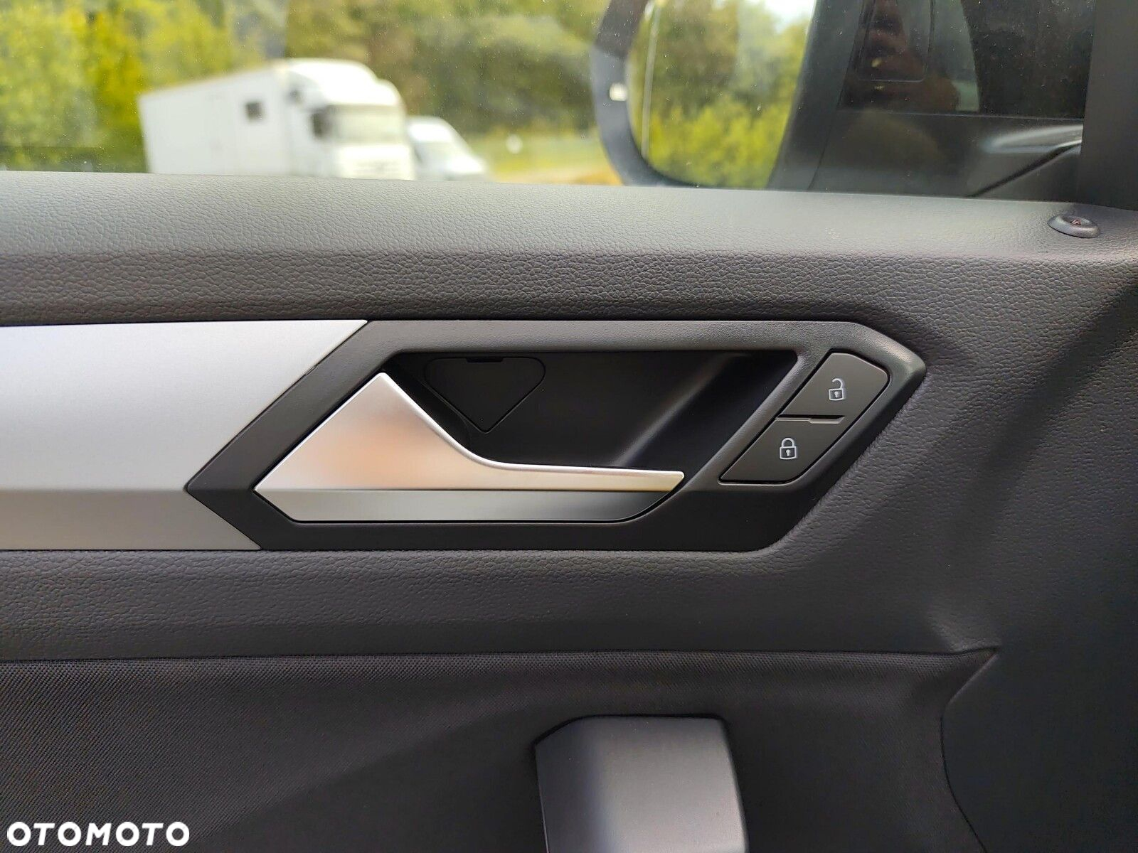 Volkswagen T-Roc 1.5 TSI Life Plus DSG - 23