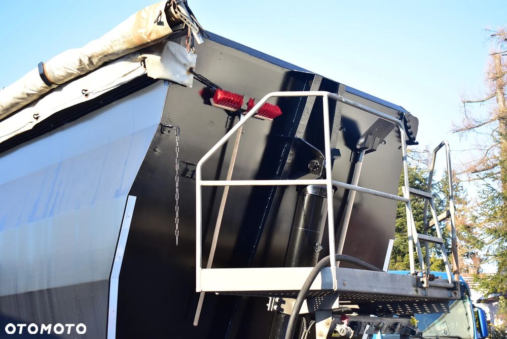 Fliegl Wywrotka / 55 m³/ Klapo-Drzwi/2 x Szybr/ S.A.F / Oś podnoszona / Sprowadzona z Niemiec ! - 5