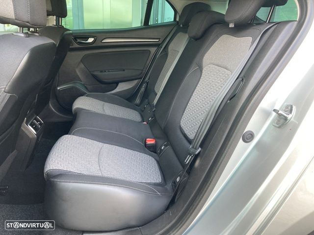 Renault Mégane 1.5 Blue dCi Limited - 32