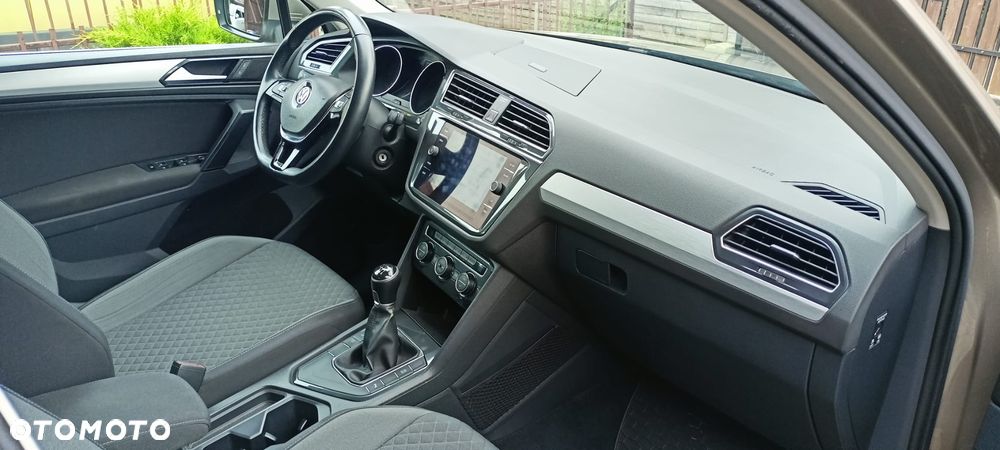 Volkswagen Tiguan - 10