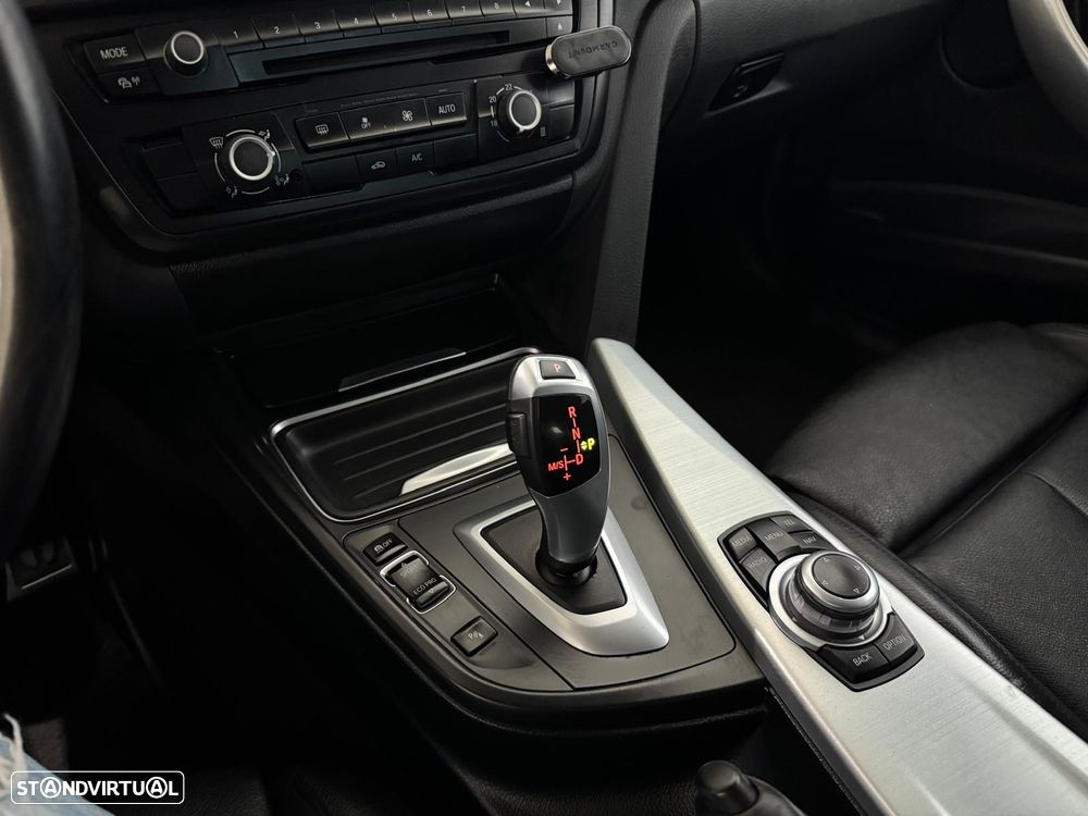 BMW 320 d Auto Pack M - 14