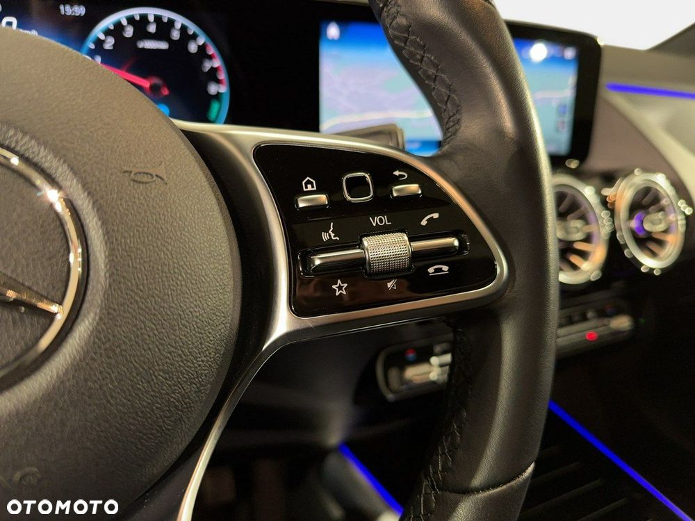 Mercedes-Benz GLA - 22