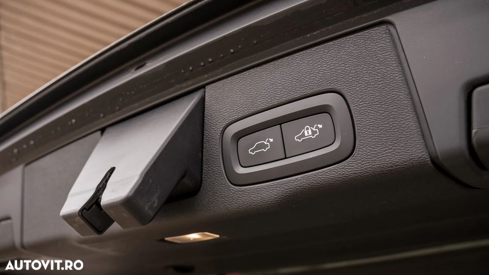 Volvo XC 60 D4 AWD Inscription - 32